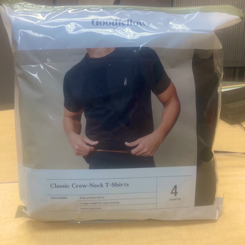 Goodfellow New 4-Pack Large Black Tees